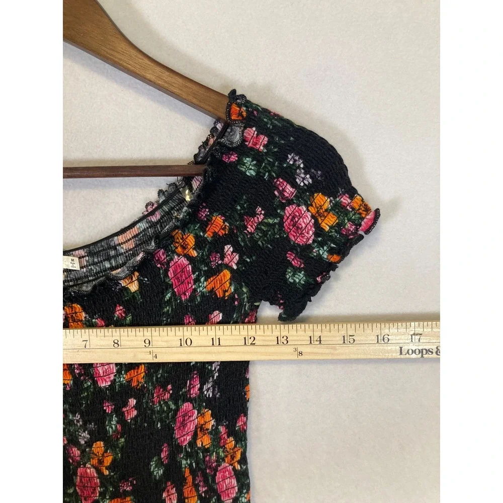 Cottagecore Heart & Hips‎ Women Medium Black Floral Smocked Crop Top AY19270P